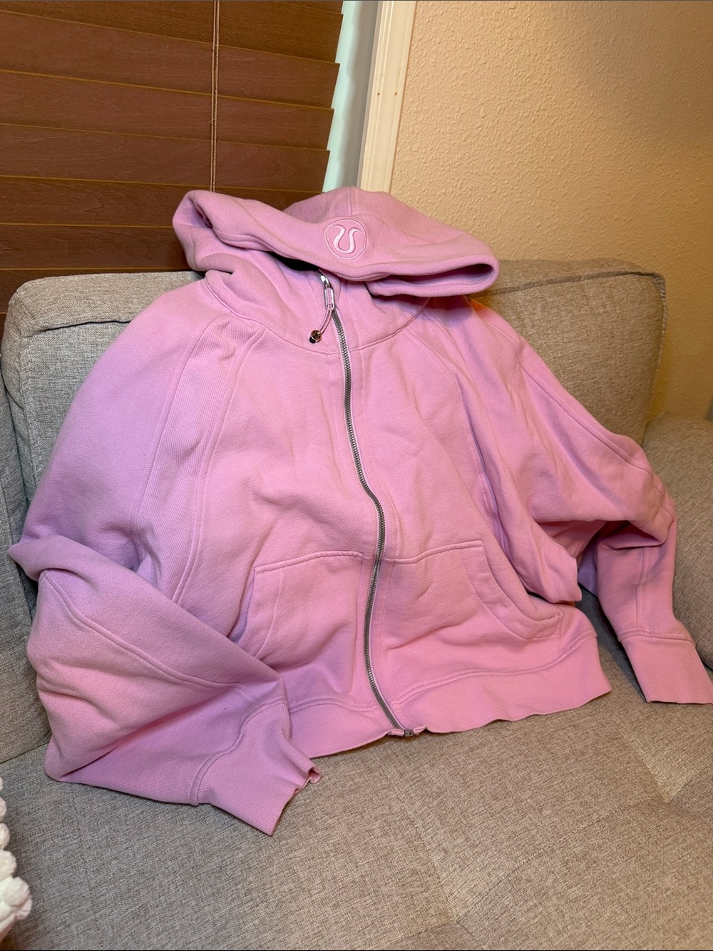 Cropped lululemon full zipper scuba